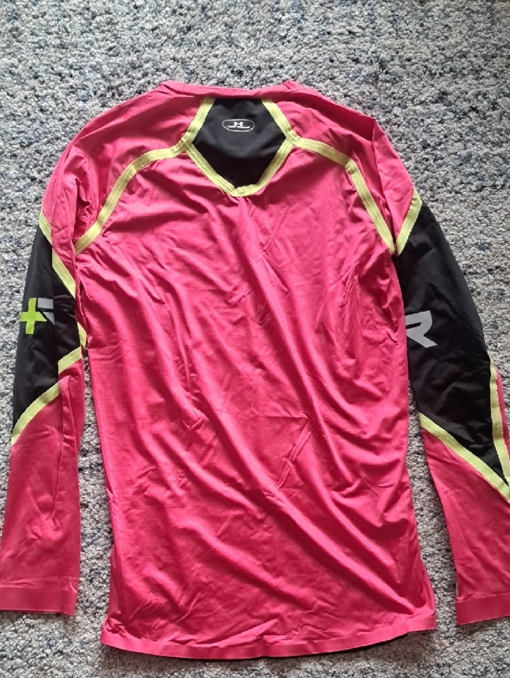Under Armour Black Pink Long Sleeve Performance Top M - Picture 9 of 9